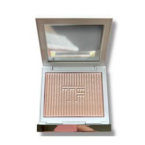 Tom Ford Soleil Neige Rose Irise highlighter pink metallic baked